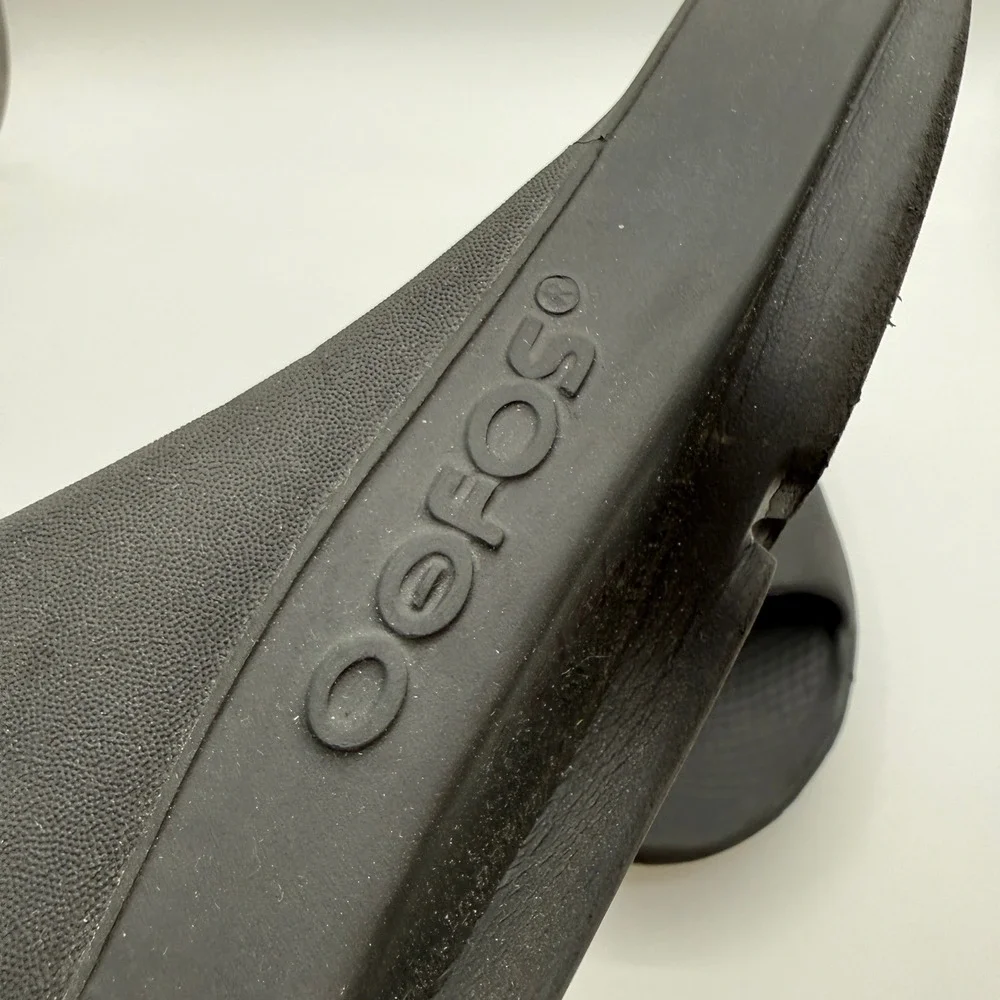 OOFOS Ooahh Slide Sandals Men 11 Black Recovery Arch Support Comfort Shoes